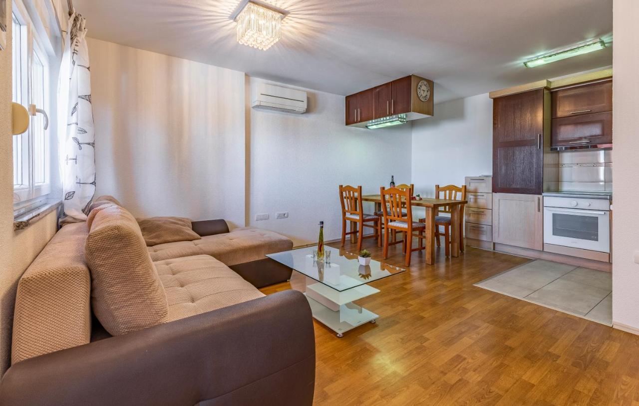 Apartments Larst Medulin Exterior foto